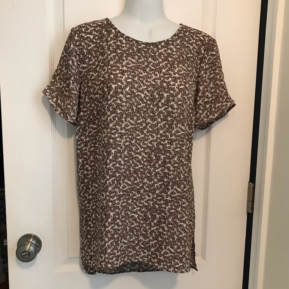 DR2 women’s multi-color Tee sz small